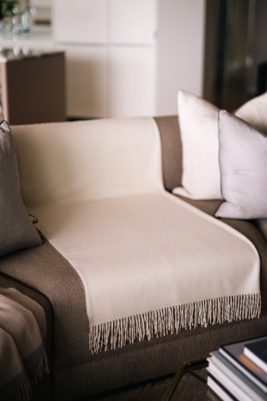Akoya Classic Throw