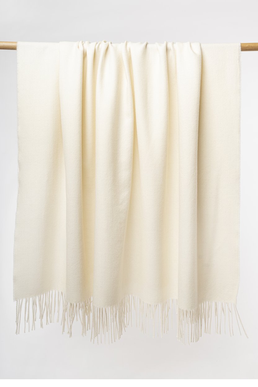 Akoya Classic Throw