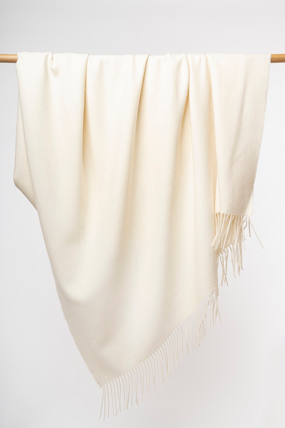 Akoya Classic Throw