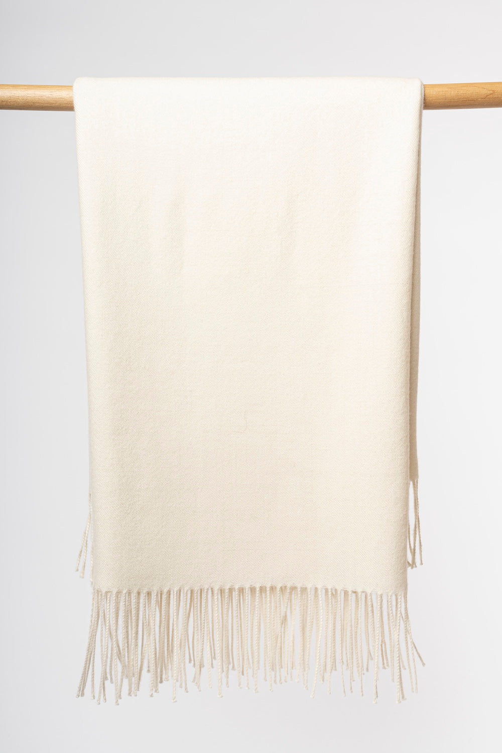 Akoya Classic Throw