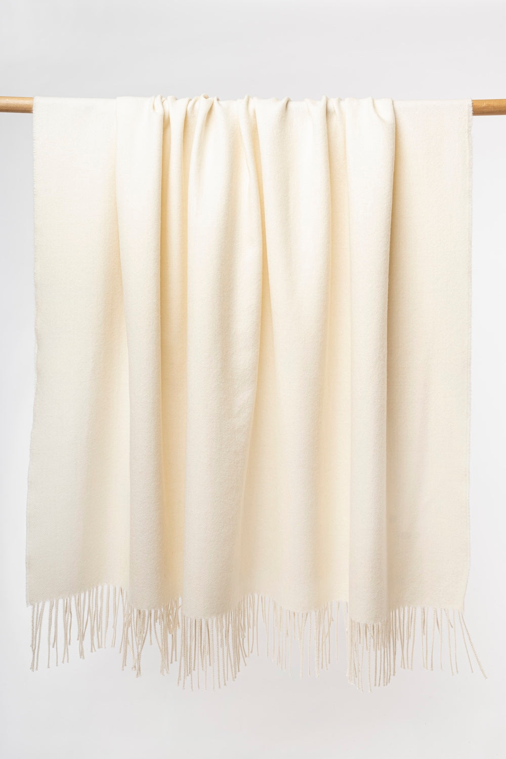 Akoya Classic Throw